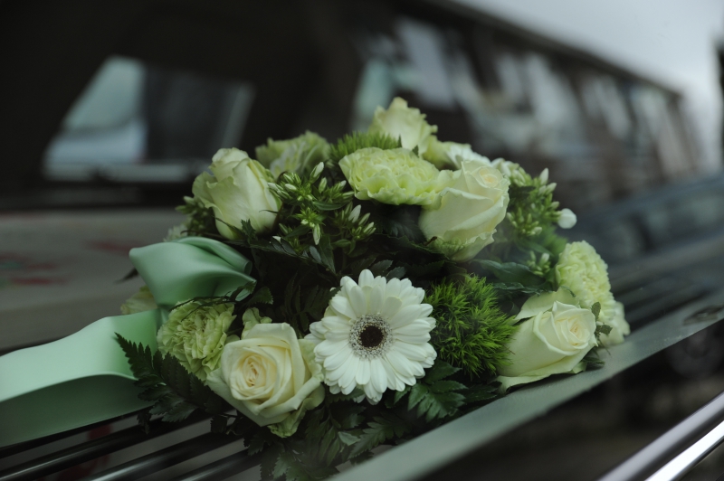 funeraire-TANNERON-min_flowers-4839339